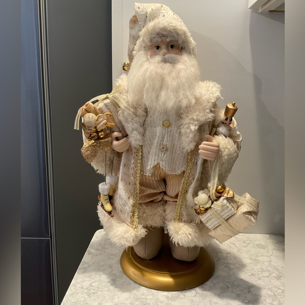 Vintage Old World Santa Claus Figurine